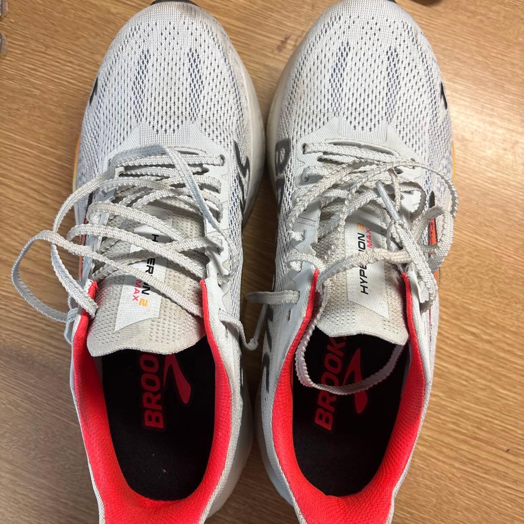 値下げ⭕️ BROOKS HYPERION MAX 2 ホワイト 定価22000円