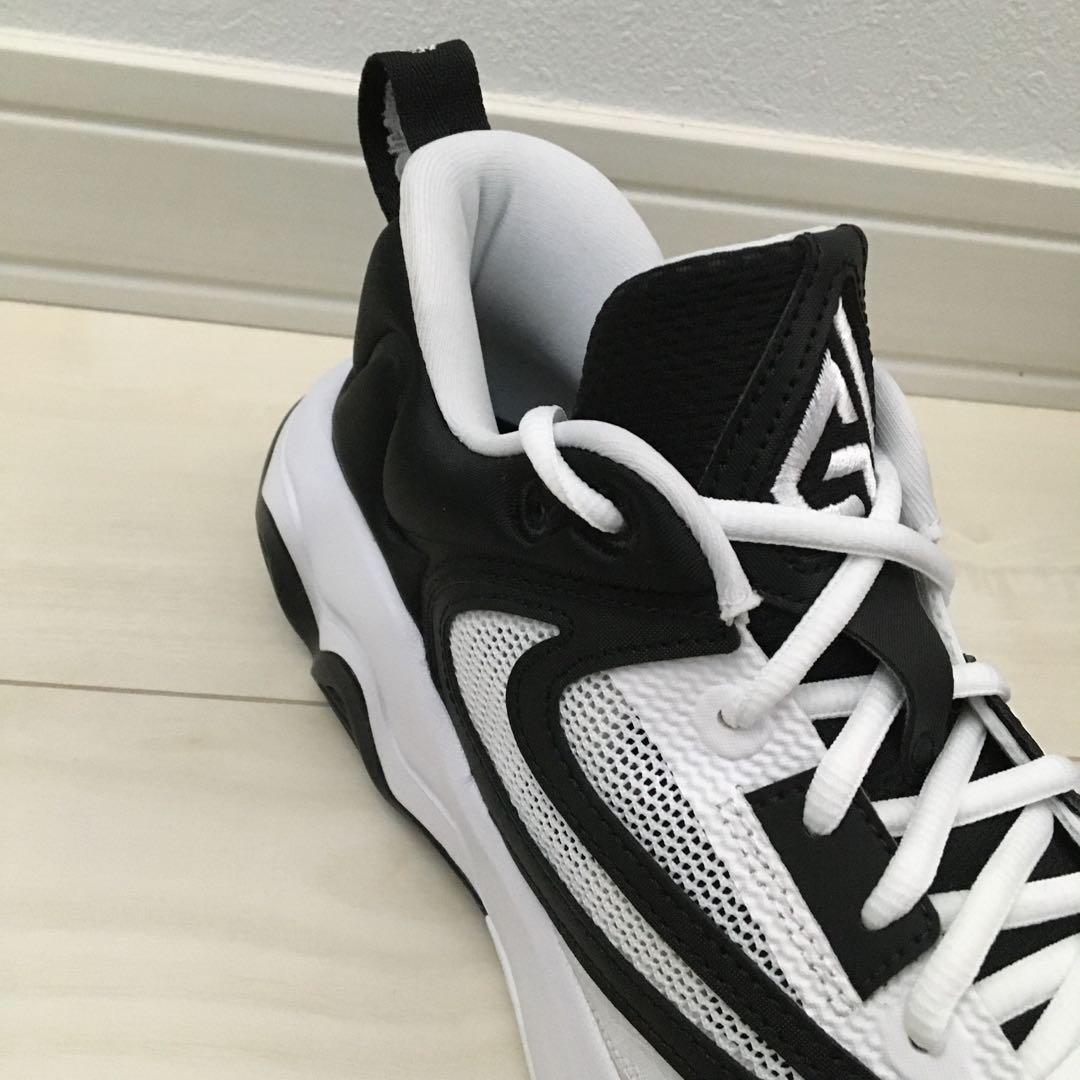 NIKE 新品　シューズ　メンズ27cmヤニス　アデトクンボ　2024モデル