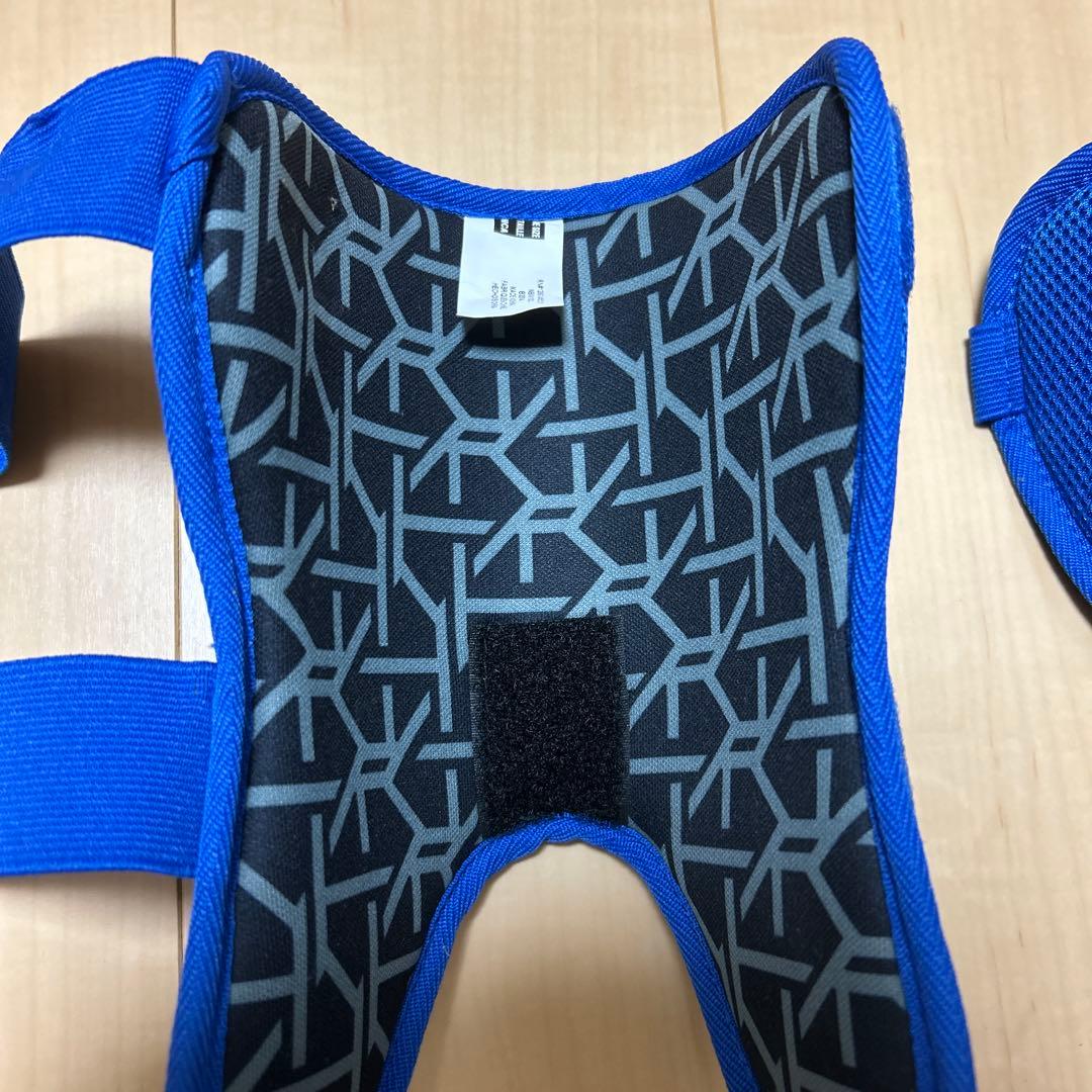 Nike フットガード ブルー
