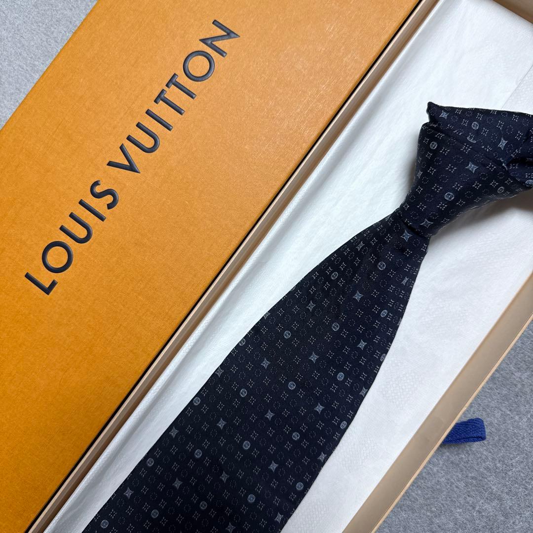 LV ルイ・ヴィトン　ネクタイ　紺　モノグラム　シルクジャガード