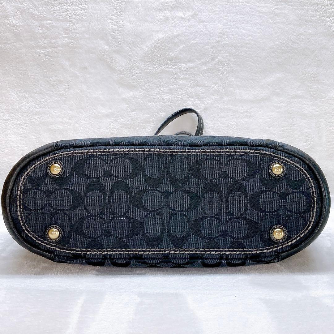 バッグ Coach Tote bag Signature TurnLock Black