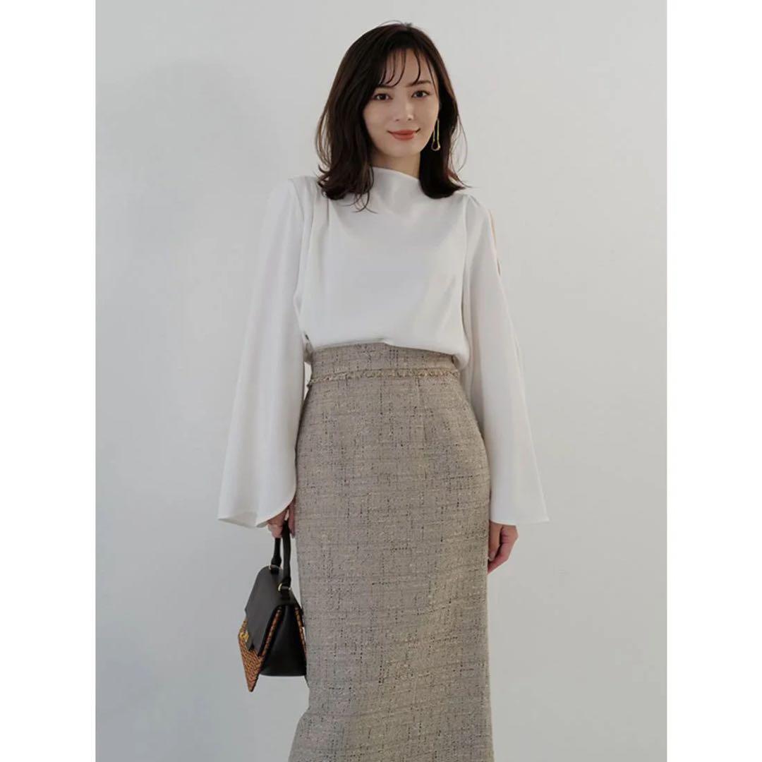 anuans アシメネックサテンブラウス （WHITE）