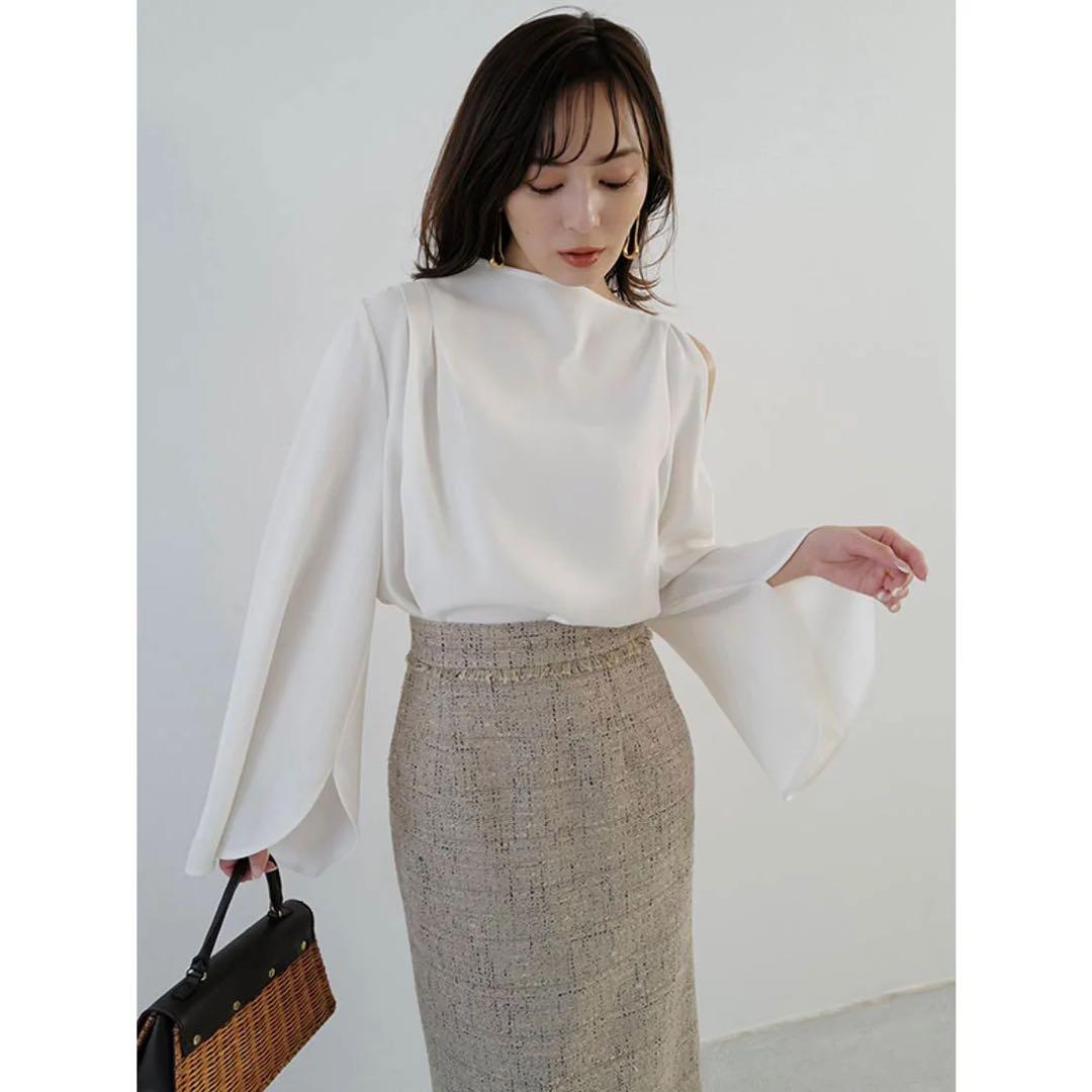 anuans アシメネックサテンブラウス （WHITE）