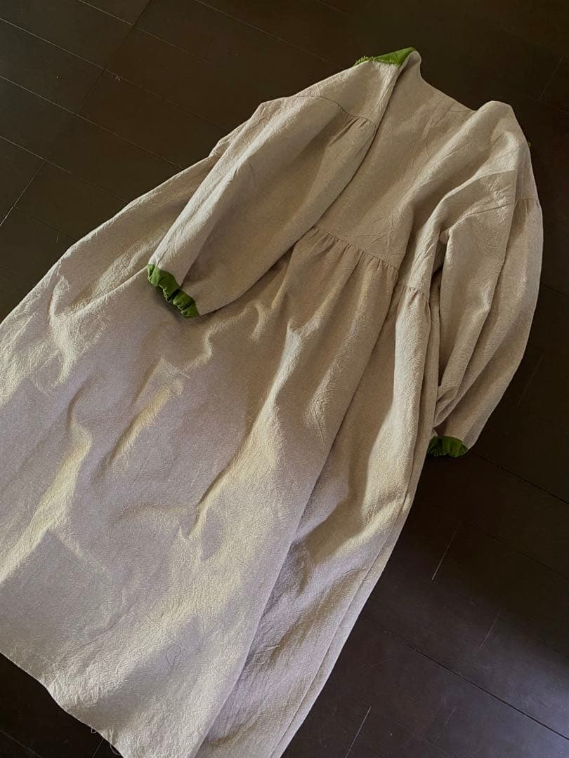 handmade＊月のツバメ・生成りと緑色のナチュラルなワンピース
