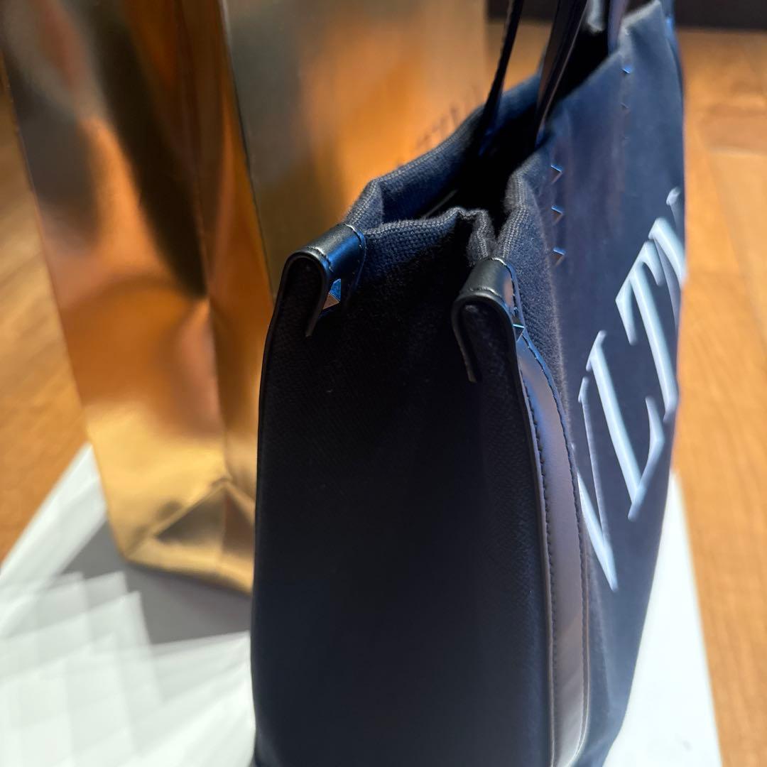 VALENTINO ブラック トートバッグ VLNT