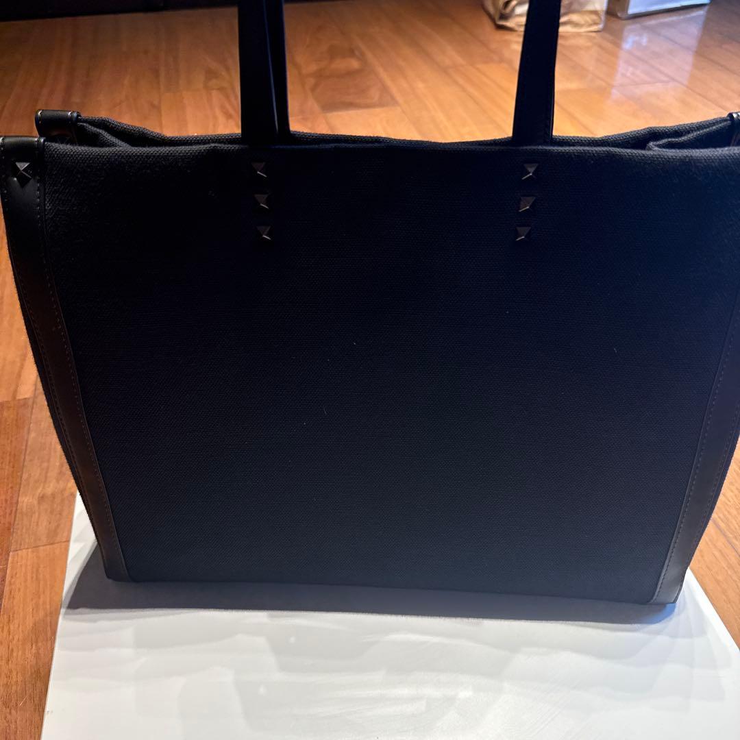 VALENTINO ブラック トートバッグ VLNT