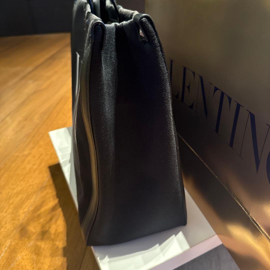 VALENTINO ブラック トートバッグ VLNT