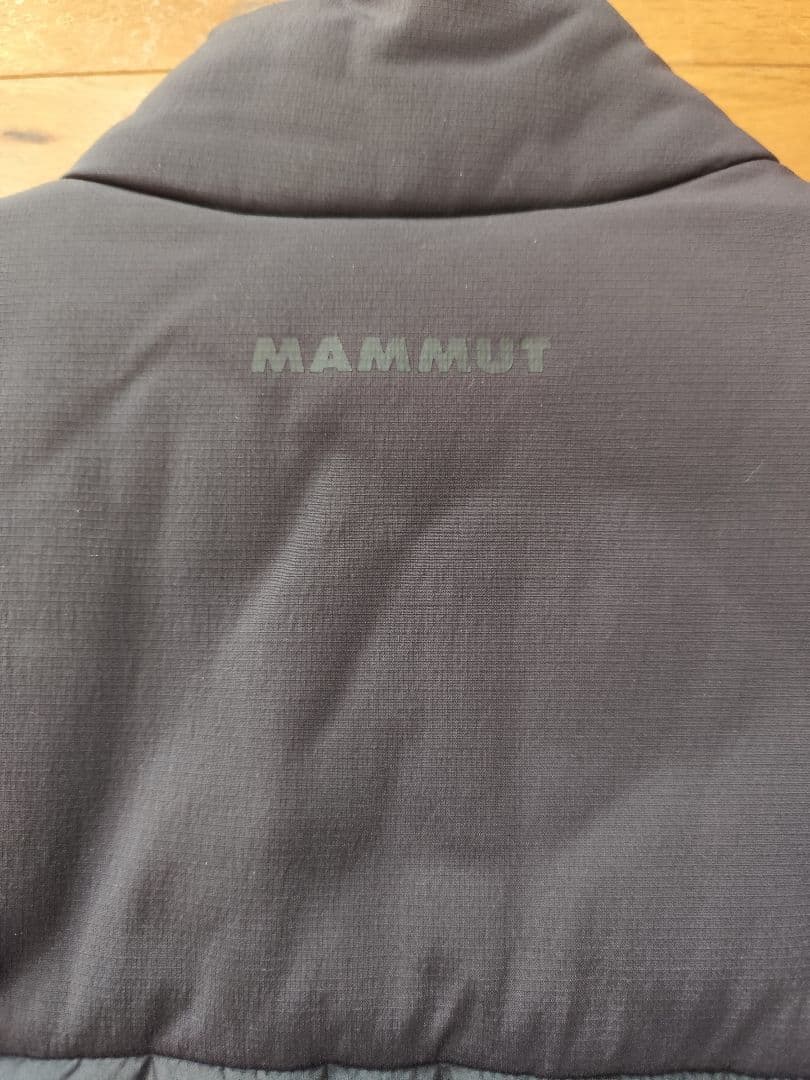 MAMMUT マムートダウンベスト Whitehorn In Vest 黒 S