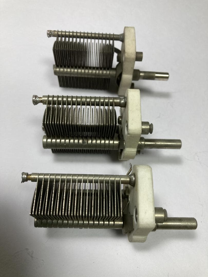 タマデンヨウ　タイトバリコン　1KV200PF　3個