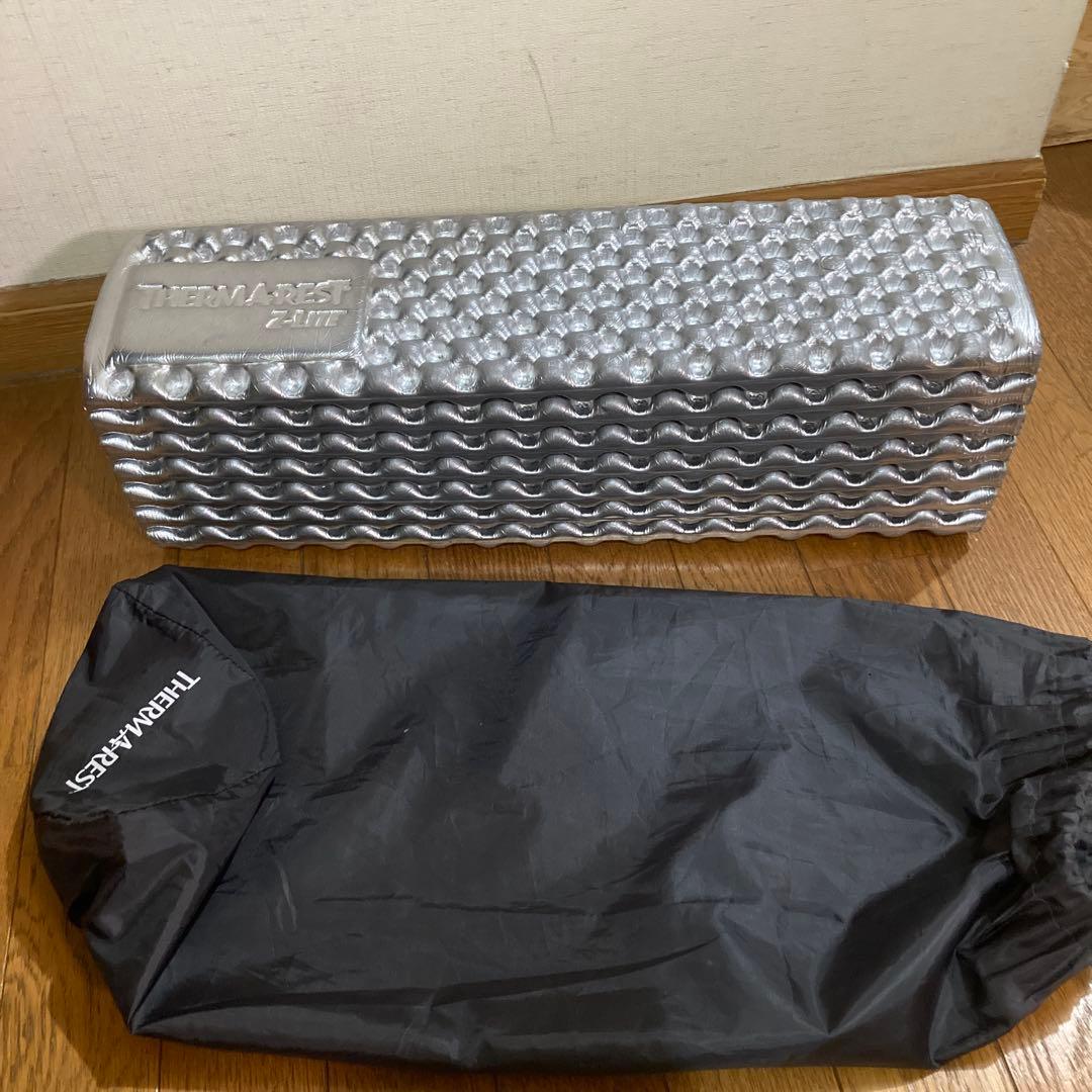 サーマレスト　zライト　マット　収納袋付き