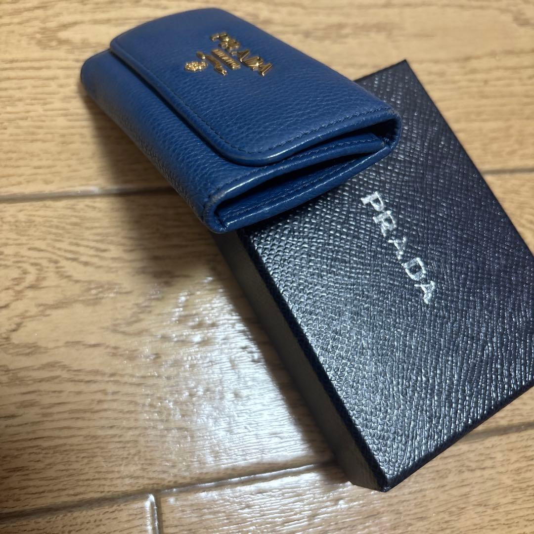 美品PRADA ネイビー レザー キーケース