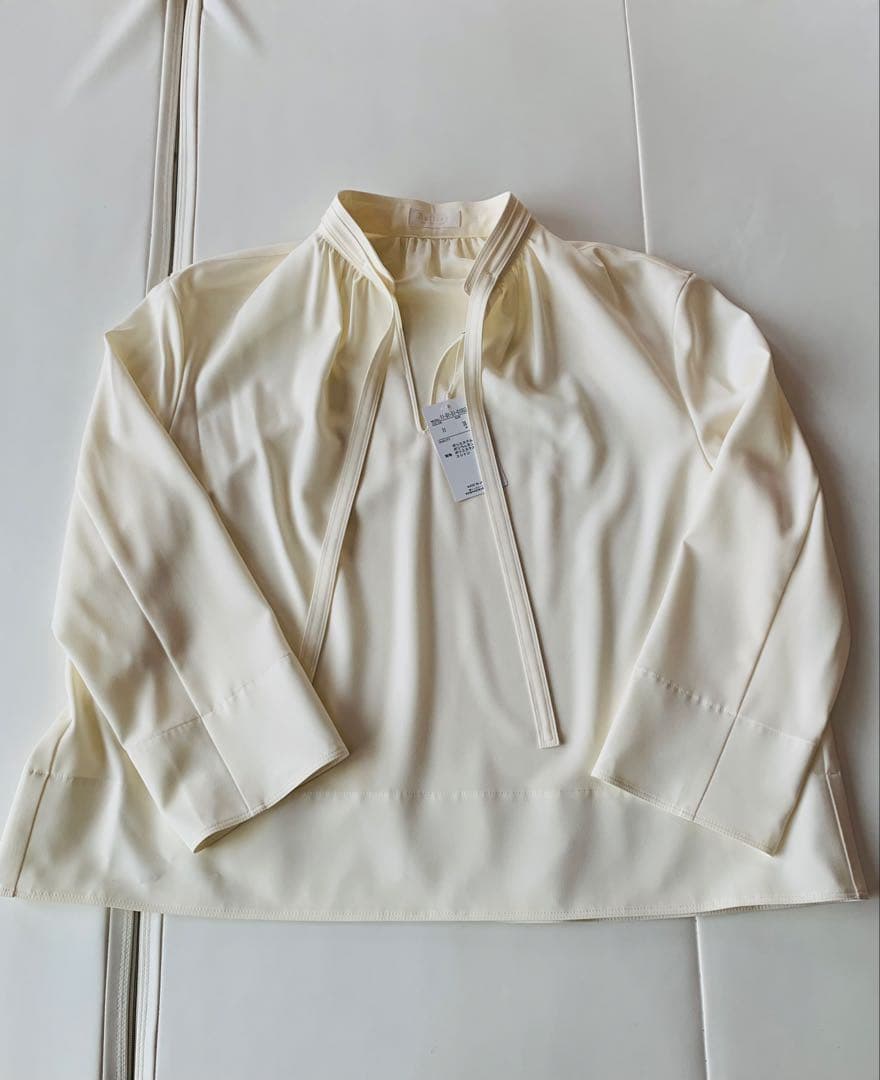 新品⭐︎トゥモローランド　ballsey スタンドカラーブラウス