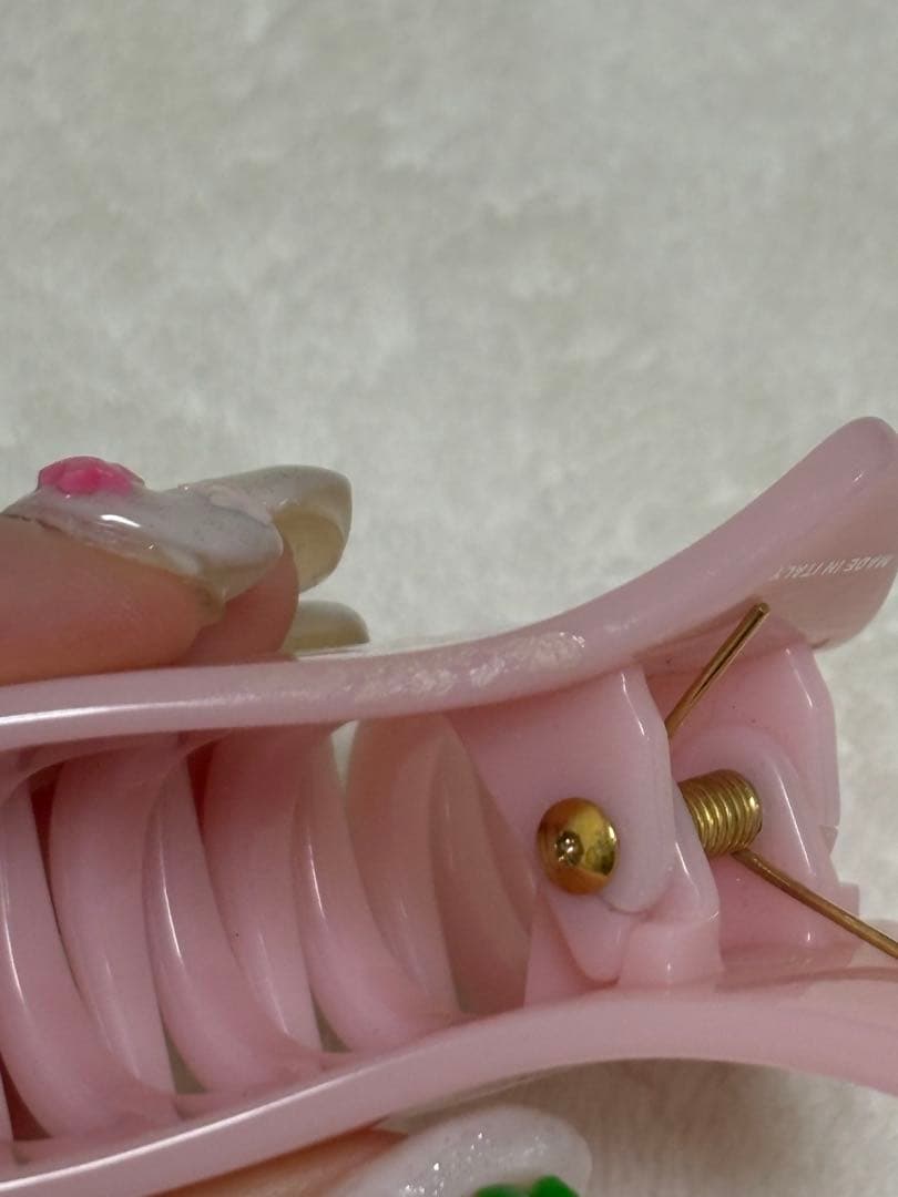 PRADA ピンク ヘアクリップ