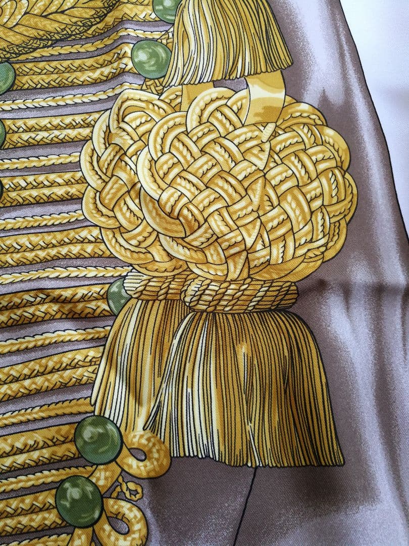 エルメス　HERMES　スカーフ　カレ90　ブランデンブルク飾り