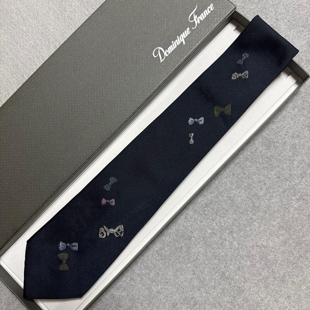 美品　ドミニクフランス　ネクタイ　紺　リボン柄　スリークラウン王冠