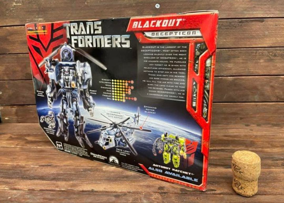TRANSFORMERS BLACKOUT フィギュア