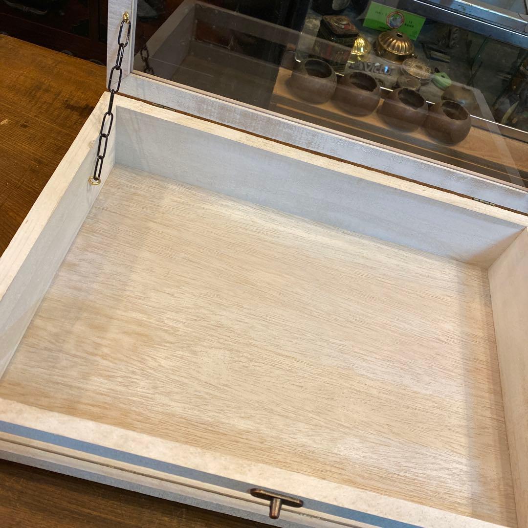 ホワイト木製ガラスケース