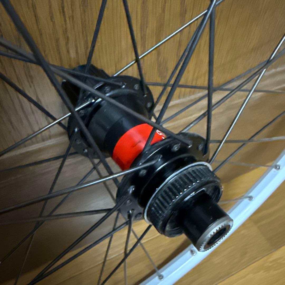 DT SWISS 240s MTBクロスカントリーホイール 26インチ