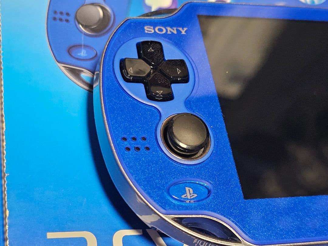 PlayStation®Vita サファイアブルー Wi-Fiモデル