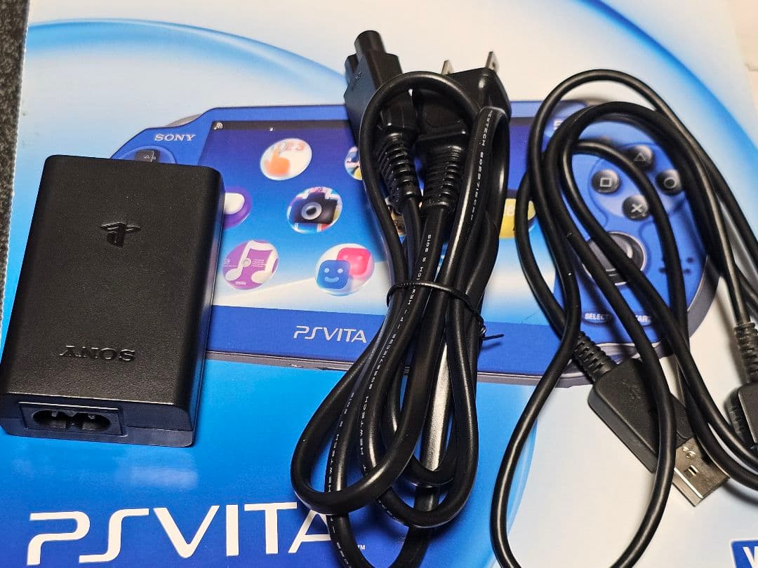 PlayStation®Vita サファイアブルー Wi-Fiモデル