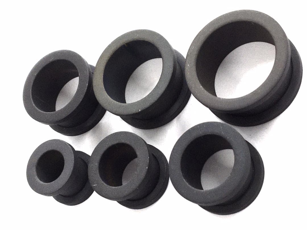 2つ　20mmマットブラック　フレッシュトンネル　ボディピアス
