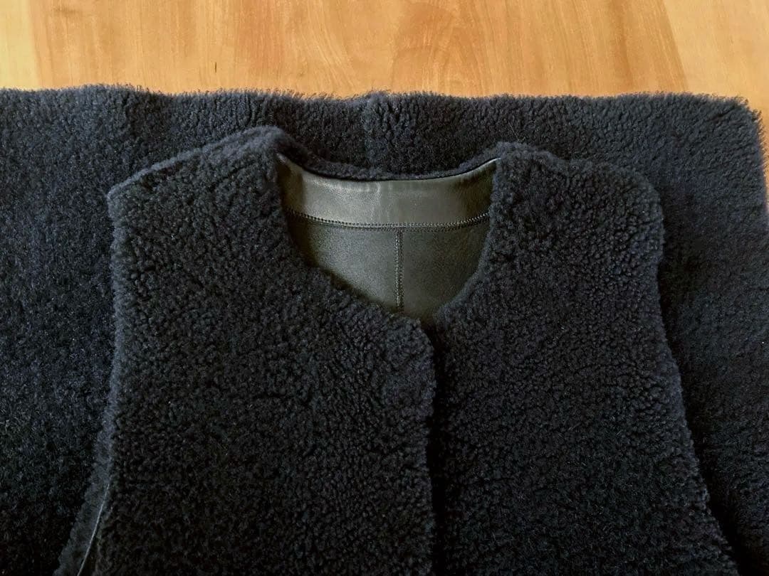 る*ん様 美品 KARL DONOGHUE カールドノヒュー ムートンジレ ベス