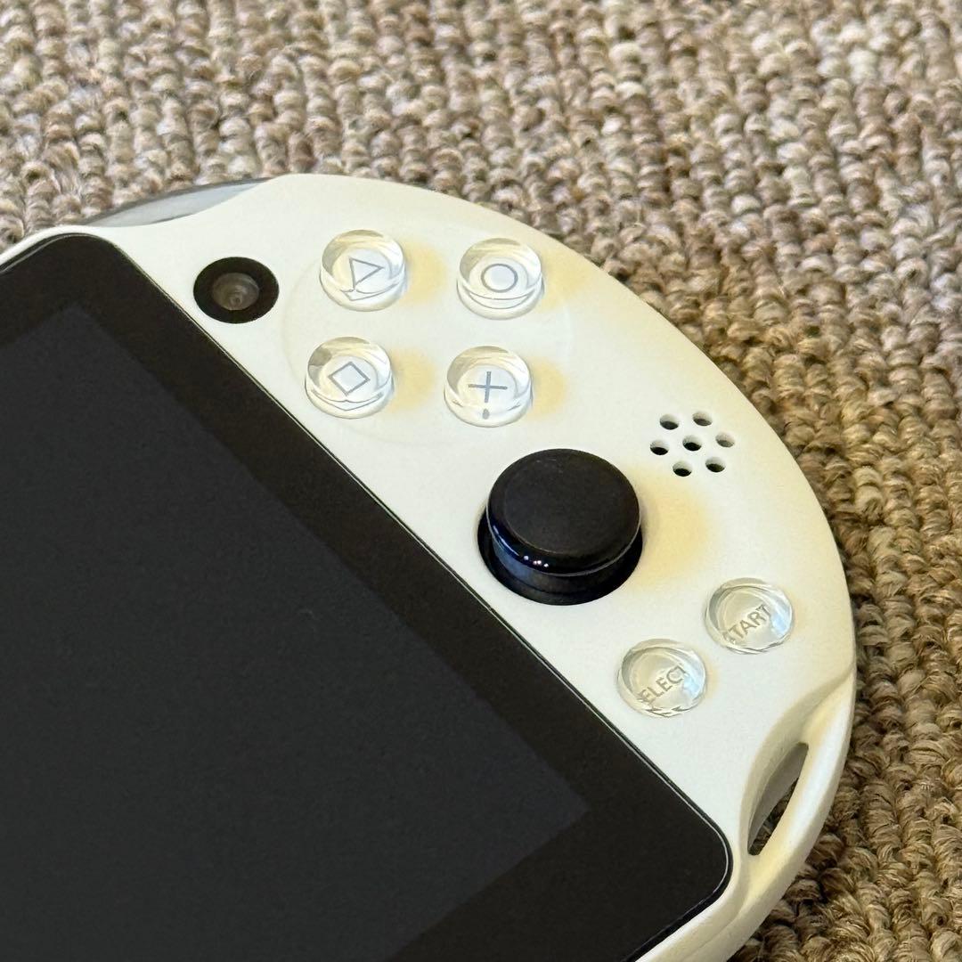 【ほぼ未使用】PSVITA PCH-2000 グレイシャー・ホワイト