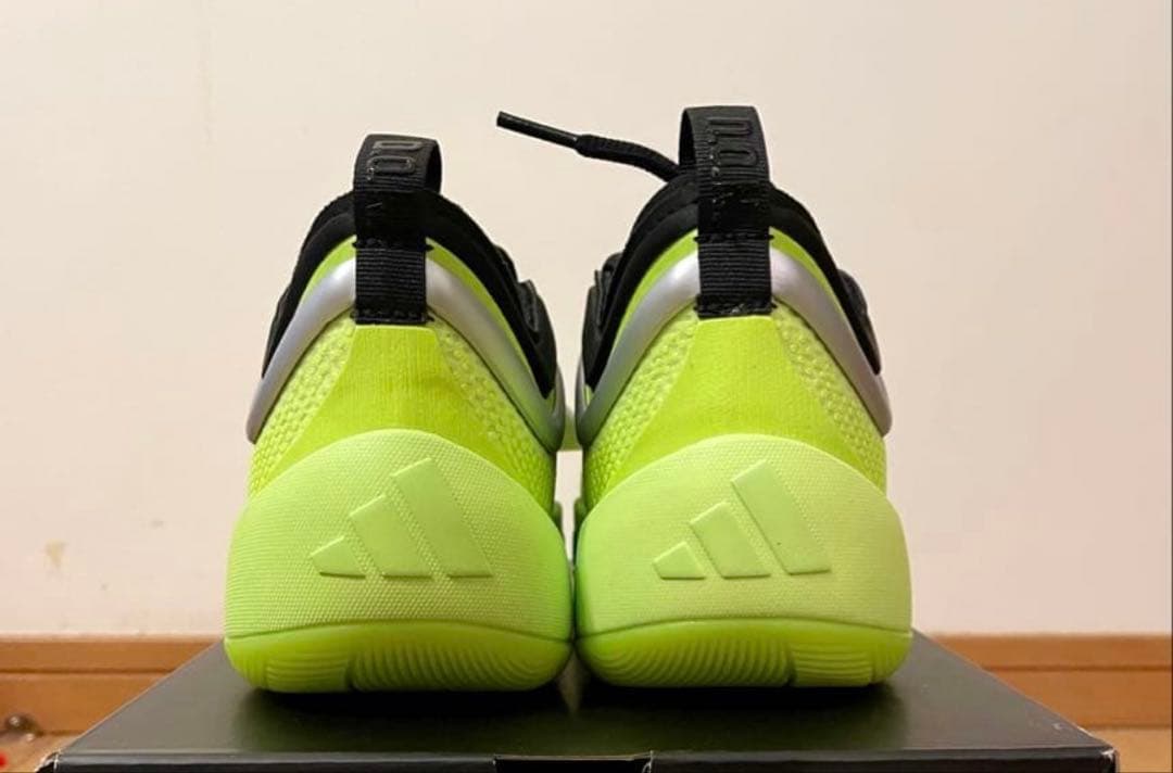 adidas、D.O.N. Issue 6、27.5センチ