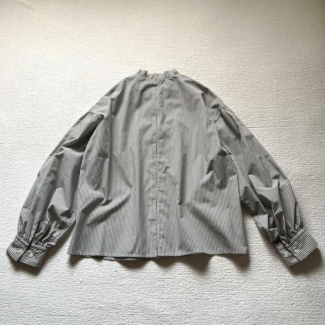 新品未使用 25SS スローブイエナ ミニフリル ブラウス グレー ストライプ