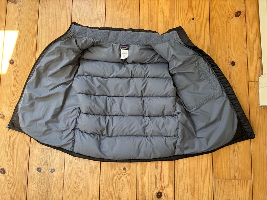Patagonia ブラック ダウンベスト　メンズMサイズ