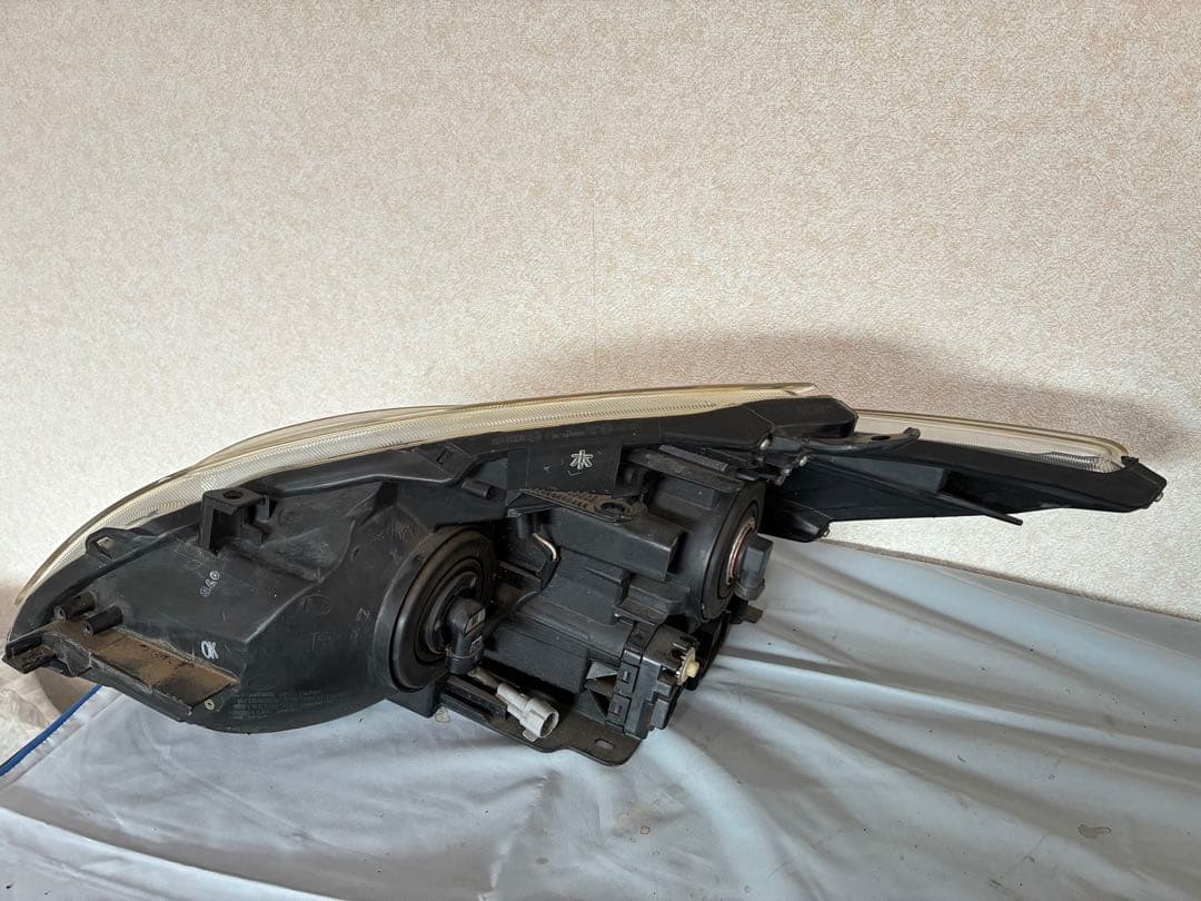 トヨタ プリウス 30系 純正ヘッドライト 左右セット HID 動作確認済み