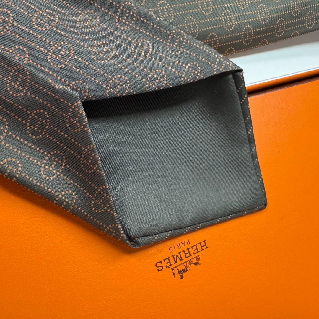 最高級 HERMES 『エヴリン』H柄 パンチングロゴ ネクタイ ブラウン