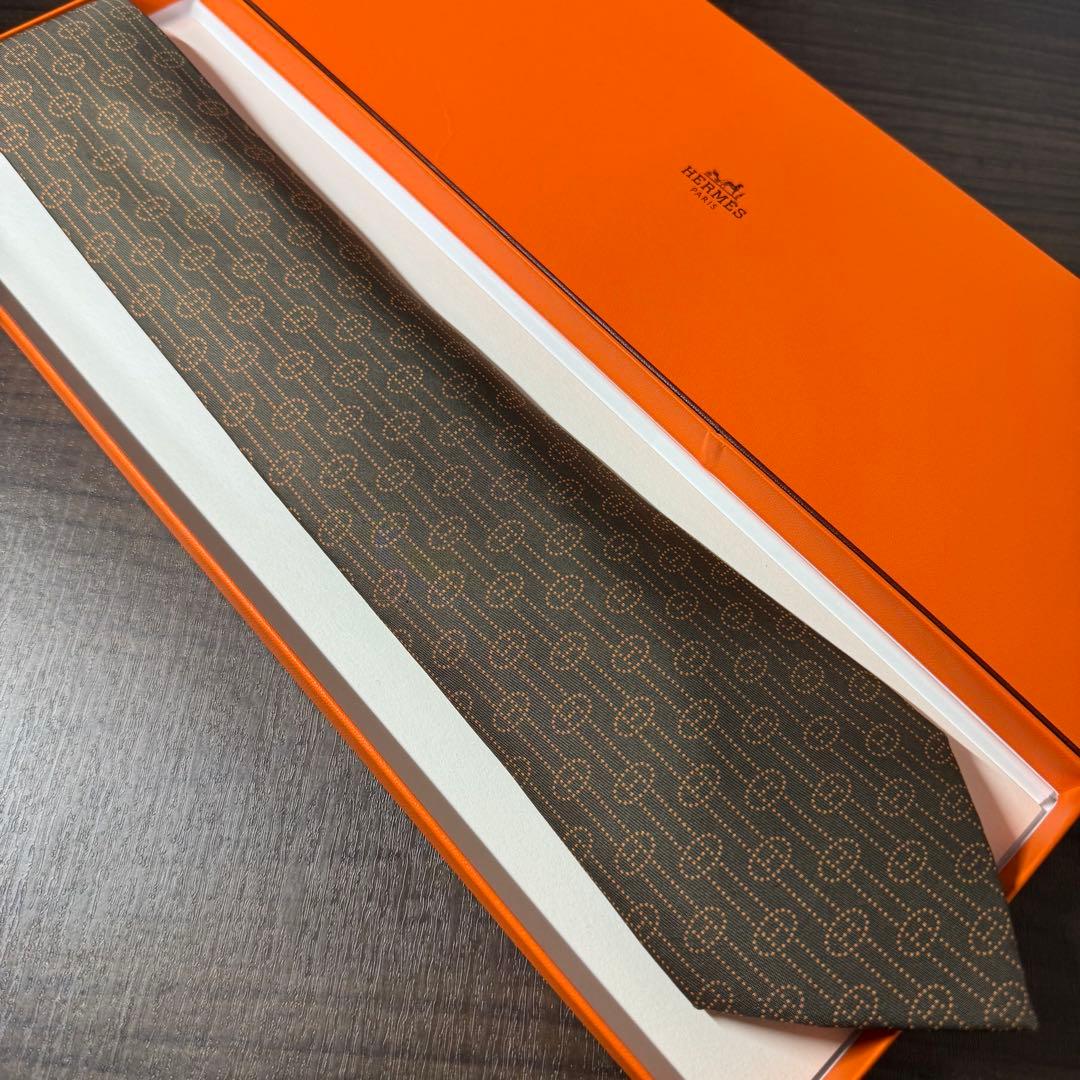 最高級 HERMES 『エヴリン』H柄 パンチングロゴ ネクタイ ブラウン