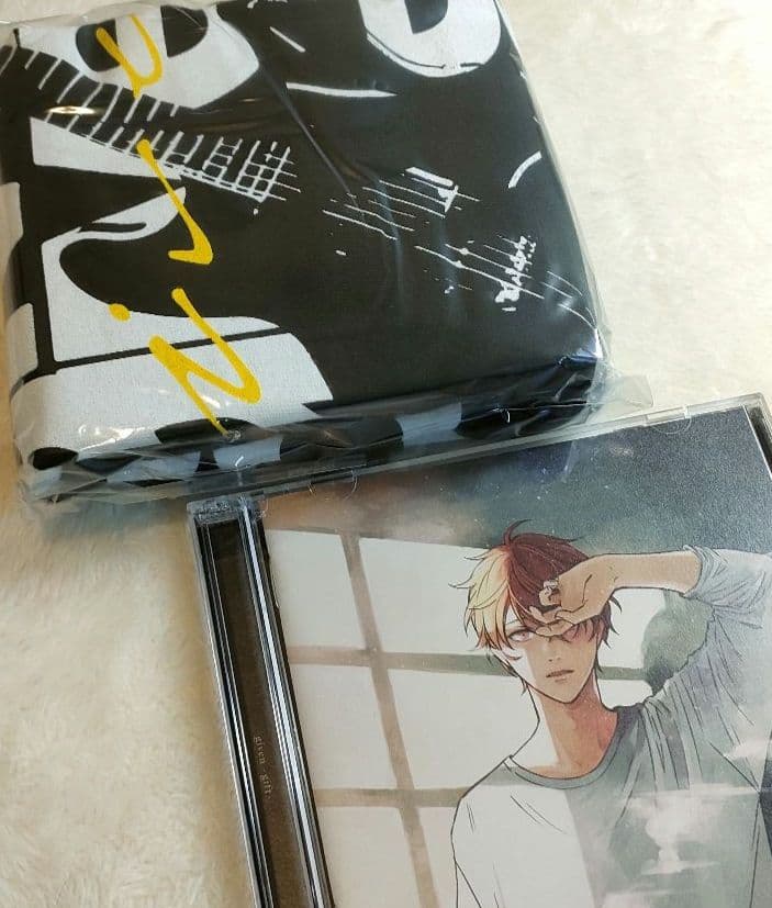 劇場版 ギヴン 劇中歌 gift 完全生産限定盤 CD+BD+Tシャツ BOX