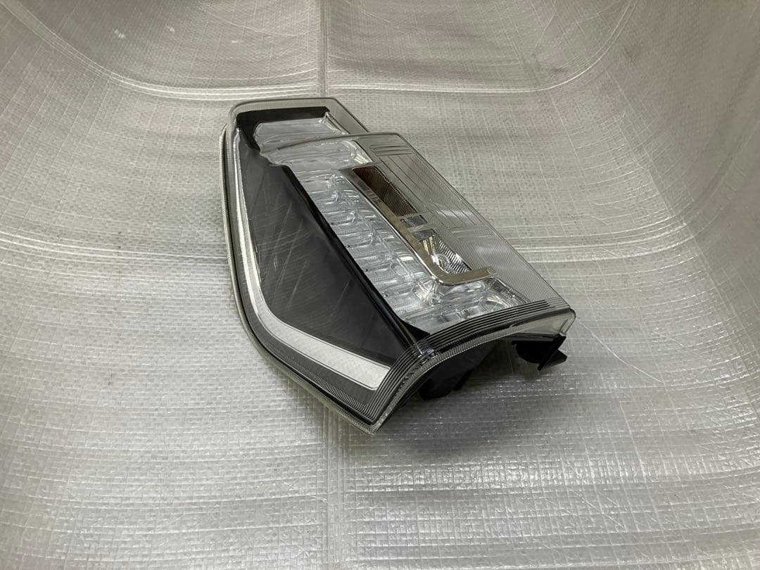 ♦︎ダイハツ★タントカスタムLA600S左純正テール★インナーブラック★良品★