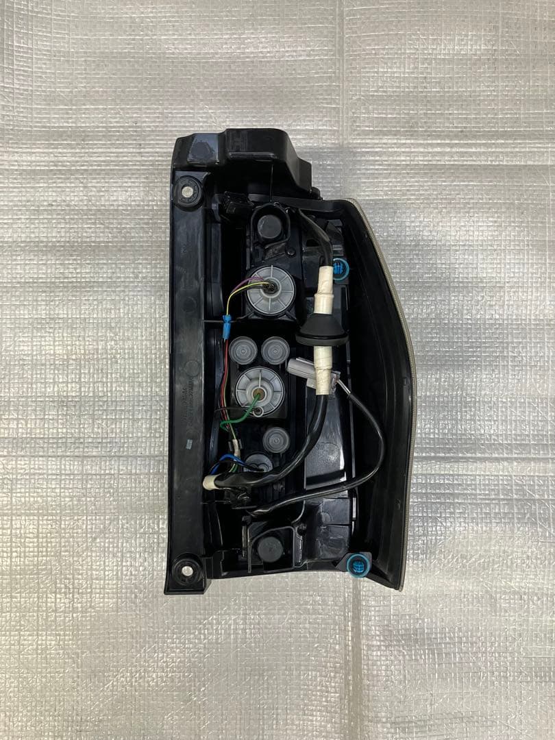 ♦︎ダイハツ★タントカスタムLA600S左純正テール★インナーブラック★良品★