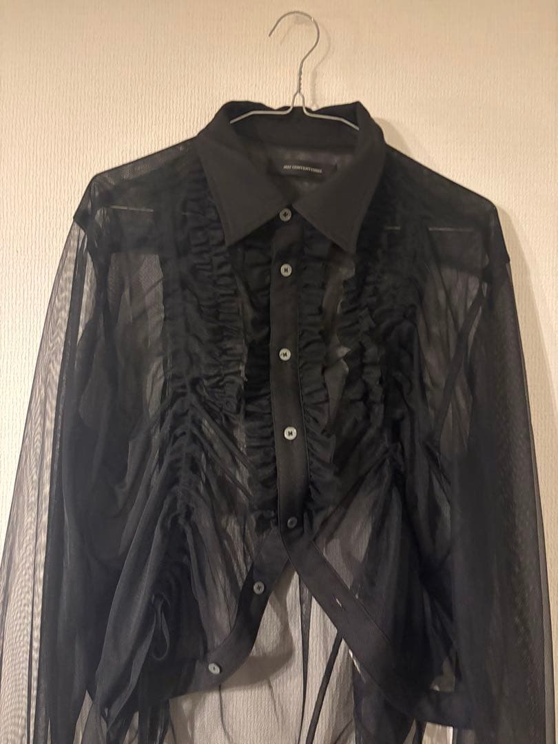 NOT CONVENTIONAL フリル付きシースルー黒シャツ