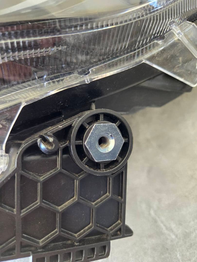 トヨタ　90系ノア　LED　ヘッドライト