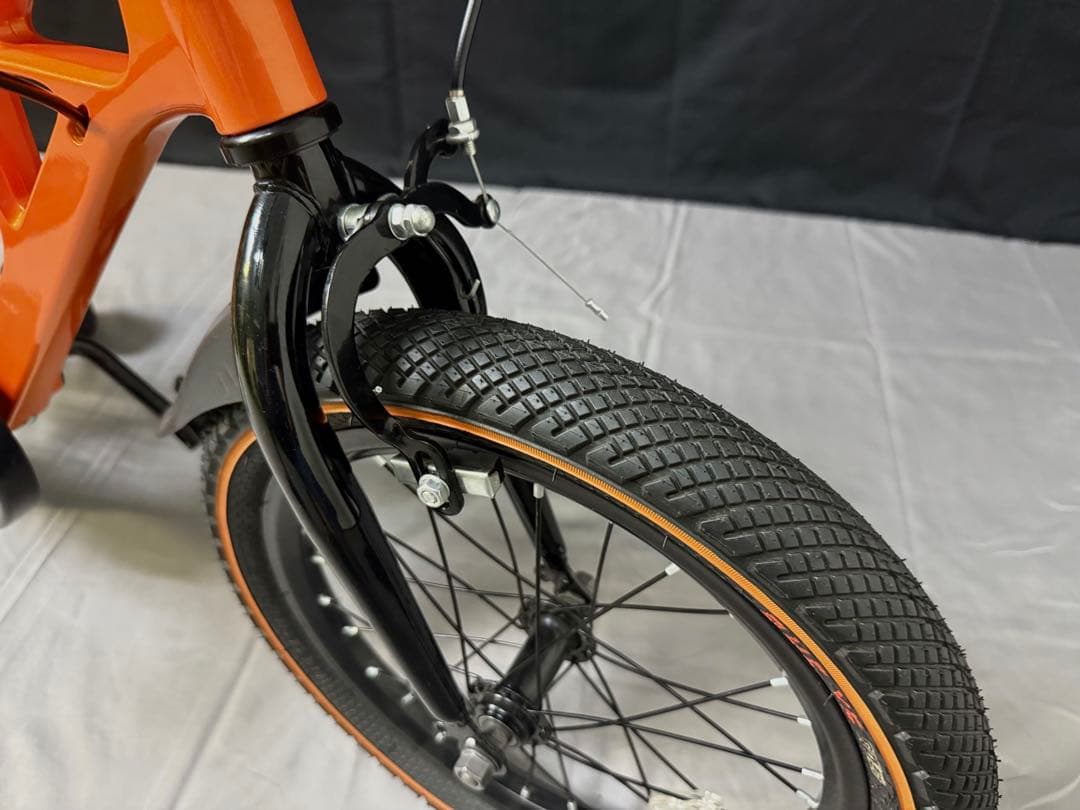 スタイリッシュ キッズバイク 16インチ マグネシウムフレーム 軽量 子供自転車