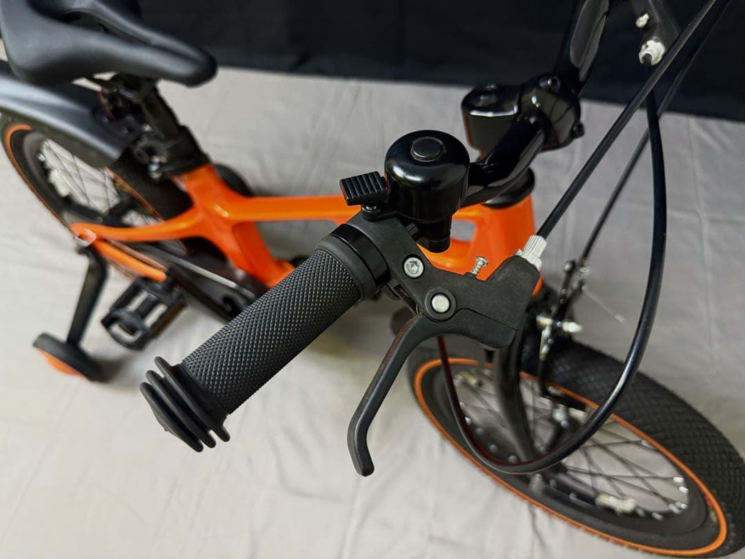 スタイリッシュ キッズバイク 16インチ マグネシウムフレーム 軽量 子供自転車