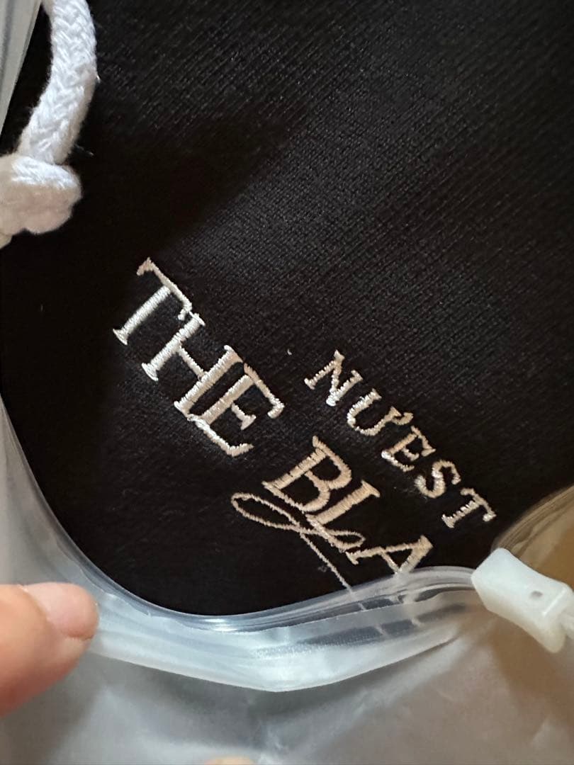 NU'EST ZIP-UP HOODIE ブラック