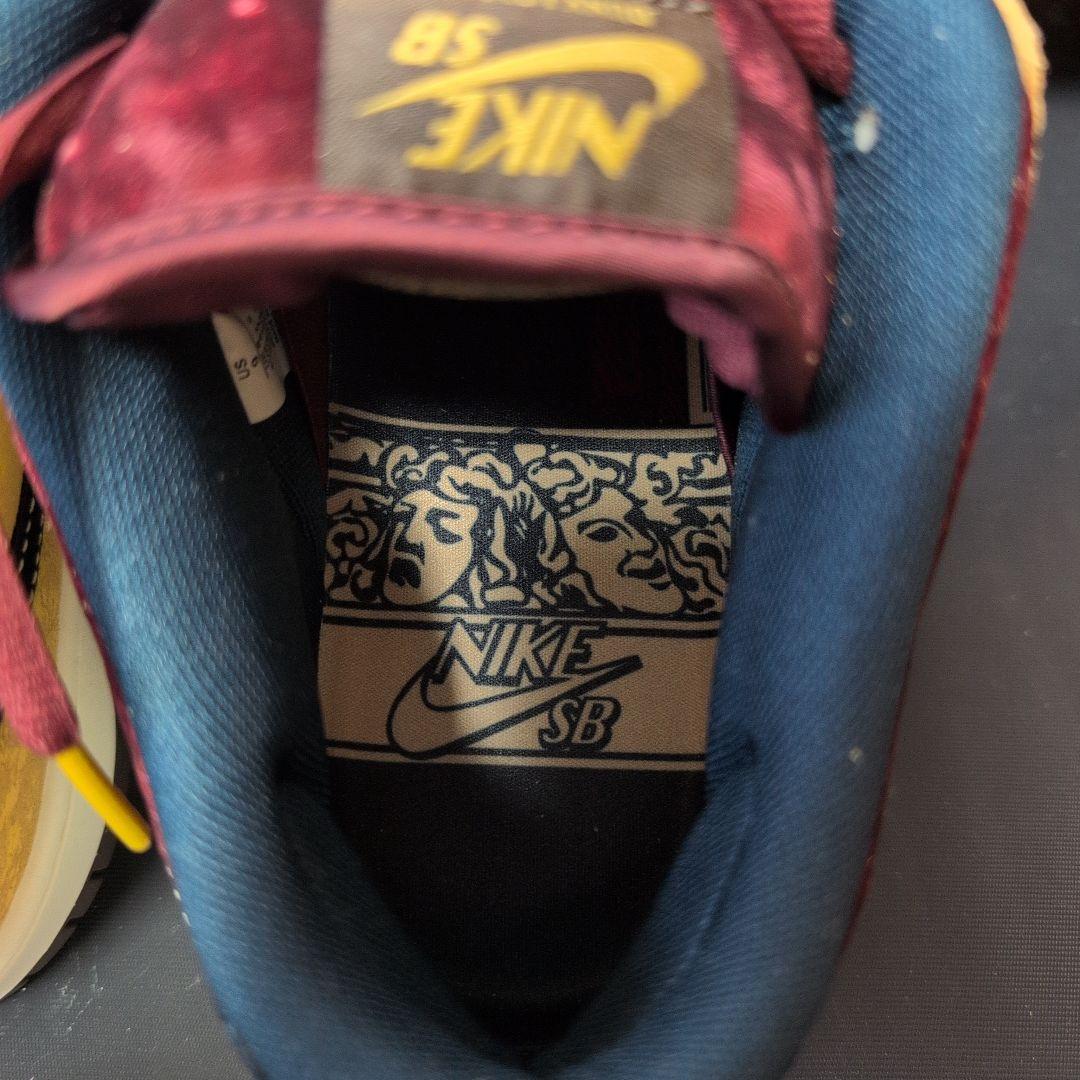 51 Nike SB Dunk Low Pro イエロー/バーガンディ
