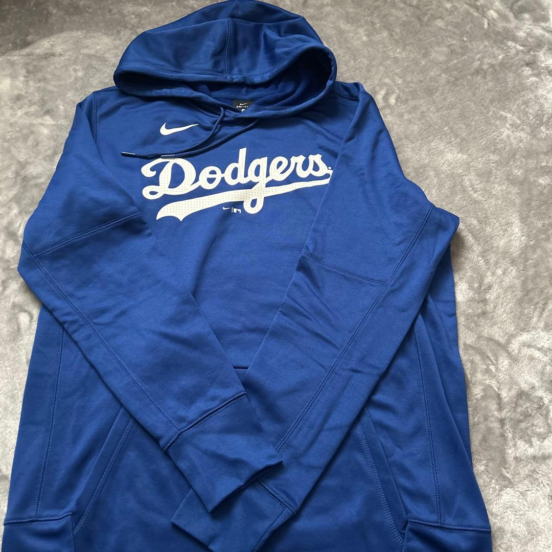 取り寄せ品Nike Dodgers フード付きスウェット Lサイズ新品未使用