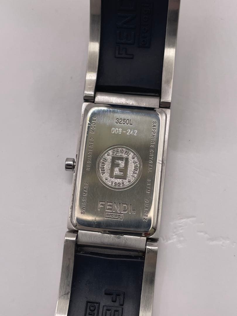 【電池交換済み】 FENDI フェンディ 3250L スクエア ブラック文字盤