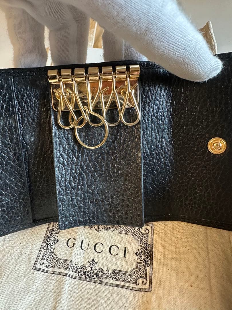 GUCCI ブラック レザー キーケース