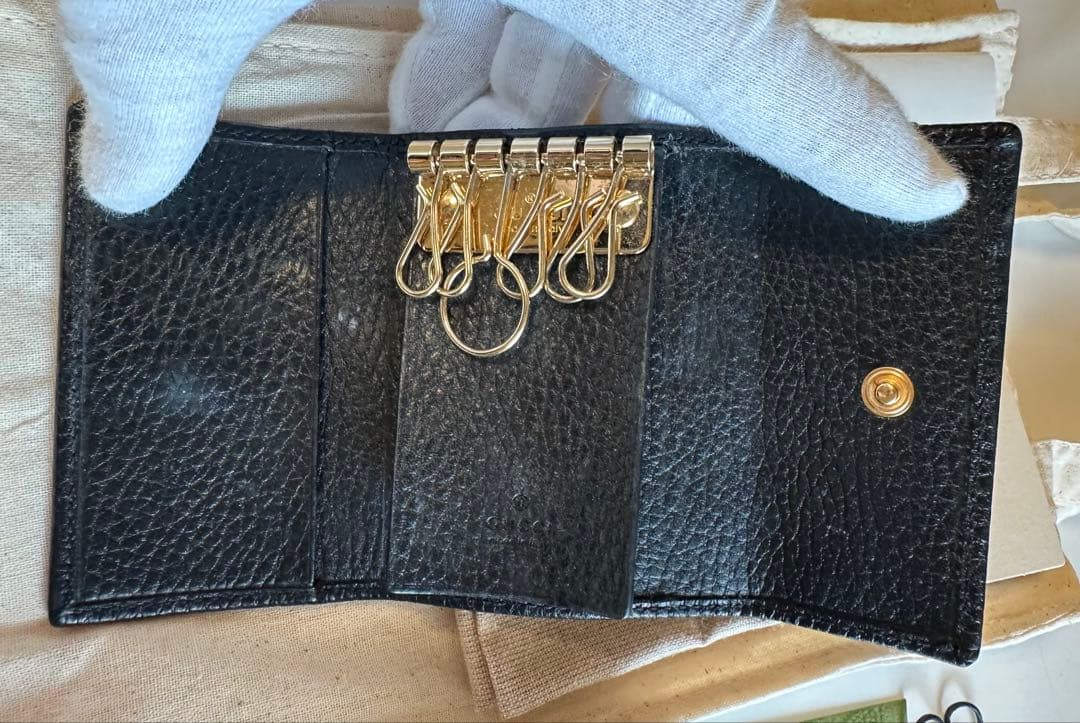 GUCCI ブラック レザー キーケース