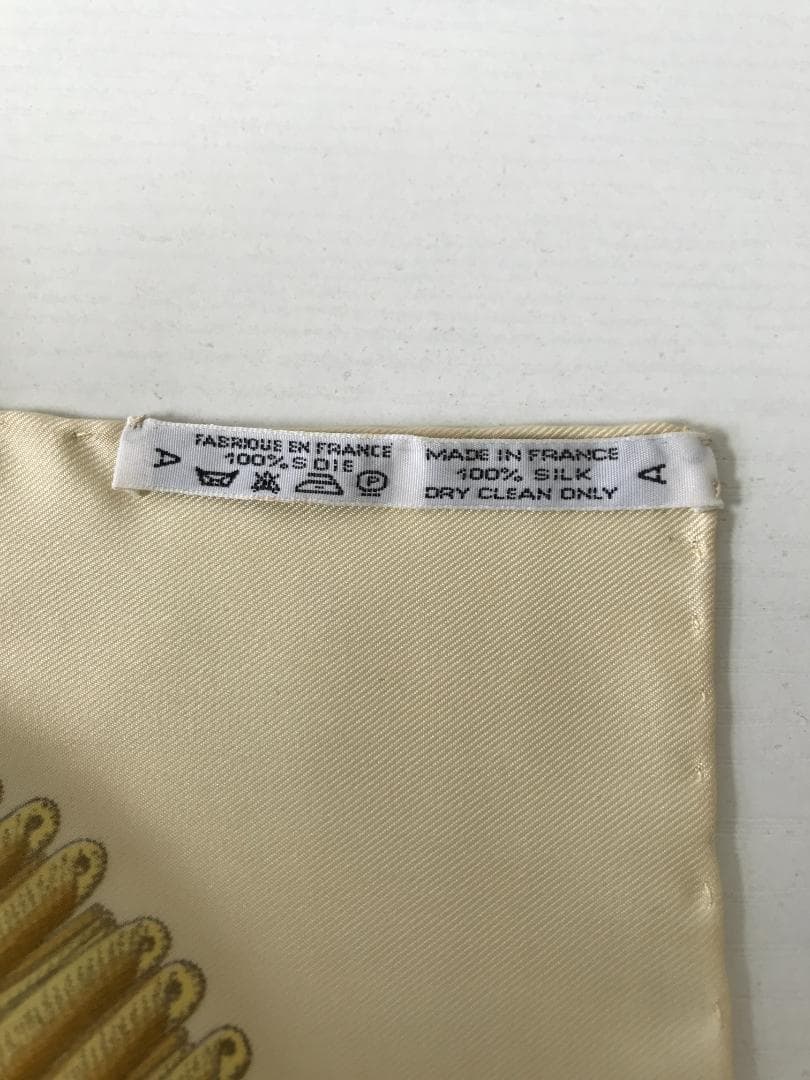 HERMES　エルメス　大判スカーフ　カレ90　サーベル飾り袋　668
