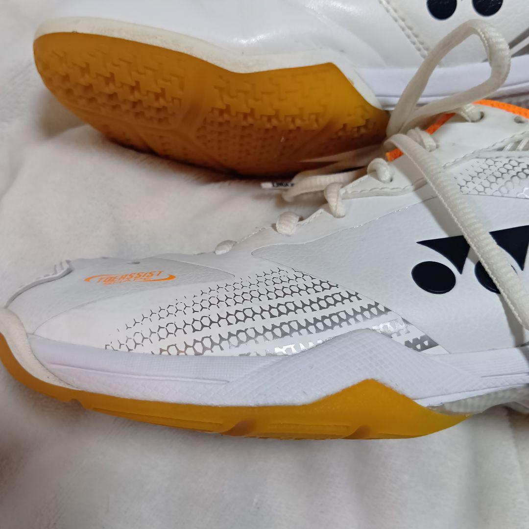 美品YONEX バドミントンシューズ SHB65Z3W 23.5cm W/OR