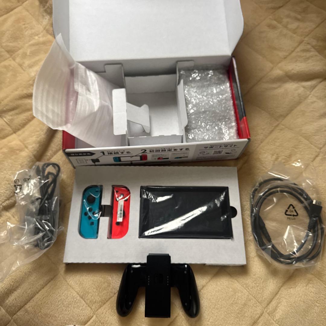 ☆*☆様 Nintendo Switch 本体 赤/青 Joy-Con付き　箱あ