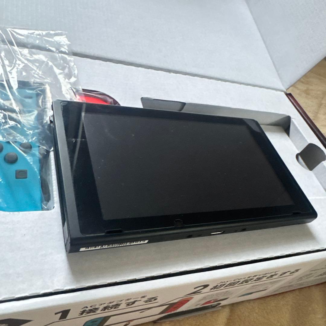 ☆*☆様 Nintendo Switch 本体 赤/青 Joy-Con付き　箱あ